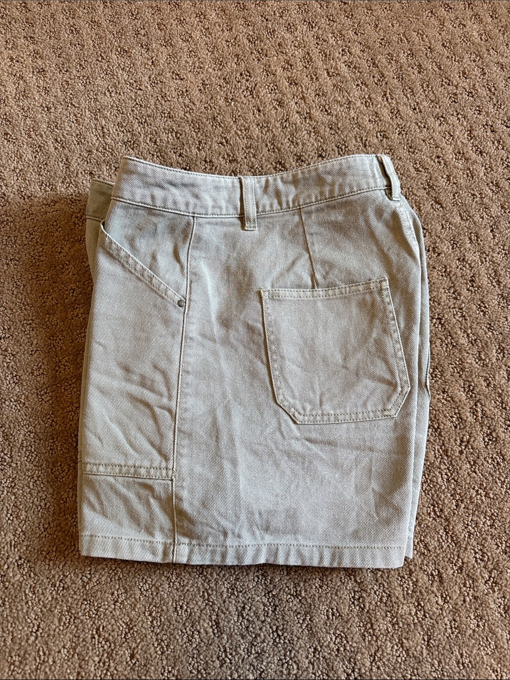 Billabong Shorts - Picture 4 of 5